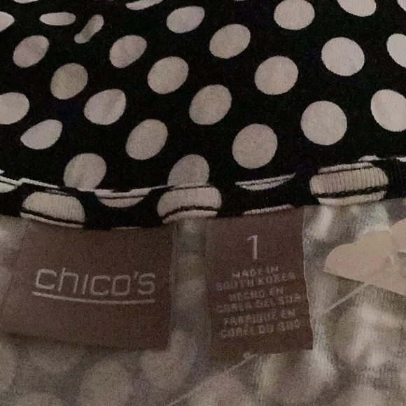 🖤NWT Fabulous Chicos Size 1 Fun Top Wardrobe Closet Must Have 🖤 - Picture 9 of 9